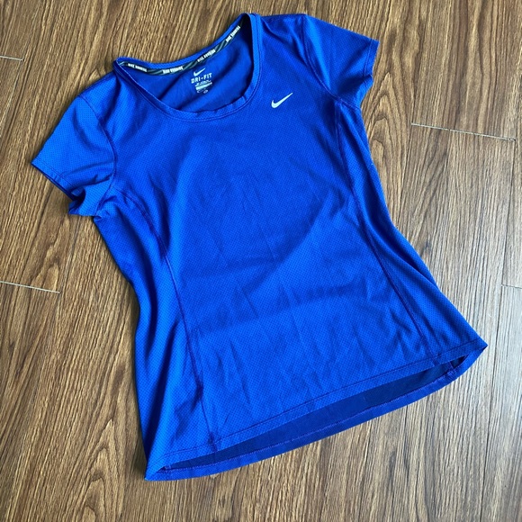 Nike Tops - 🌟BOGO Sale🌟 Nike Dri-fit Running Top